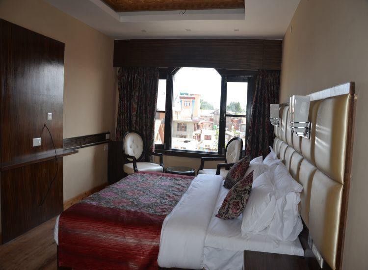 The Pride Inn Srīnagar Kültér fotó